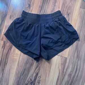 Lululemon Hotty Hot Shorts 2.5" In Black Size 0